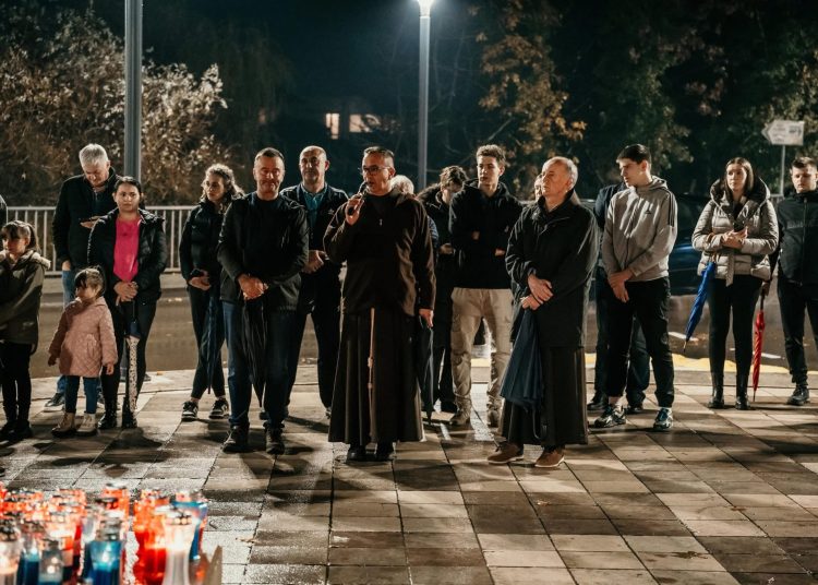 Široki Brijeg u znak sjećanja na Vukovar i Škabrnju