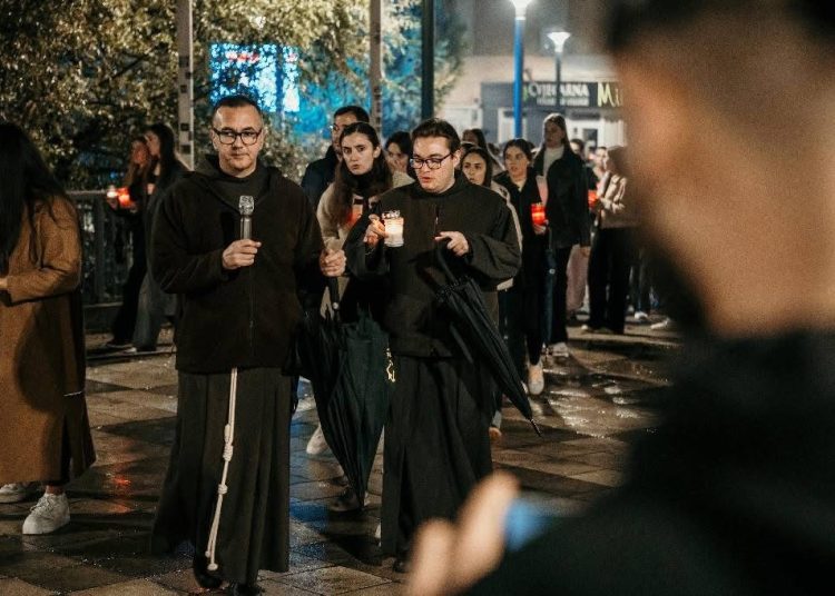 Široki Brijeg u znak sjećanja na Vukovar i Škabrnju