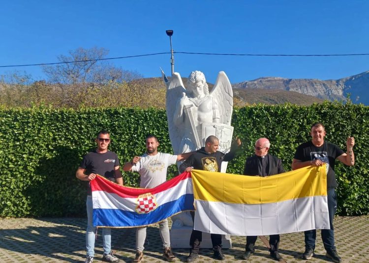 Hercegovina pod duhovnom zaštitom sv. Mihaela: Marijini ratnici postavili kipove u Ljubuškom i Potocima