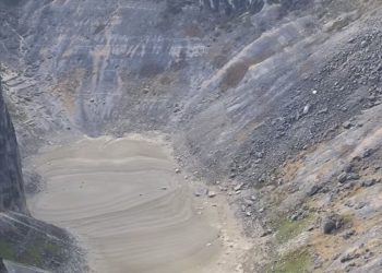 Prirodni fenomen: Presušilo Modro jezero kod Imotskog