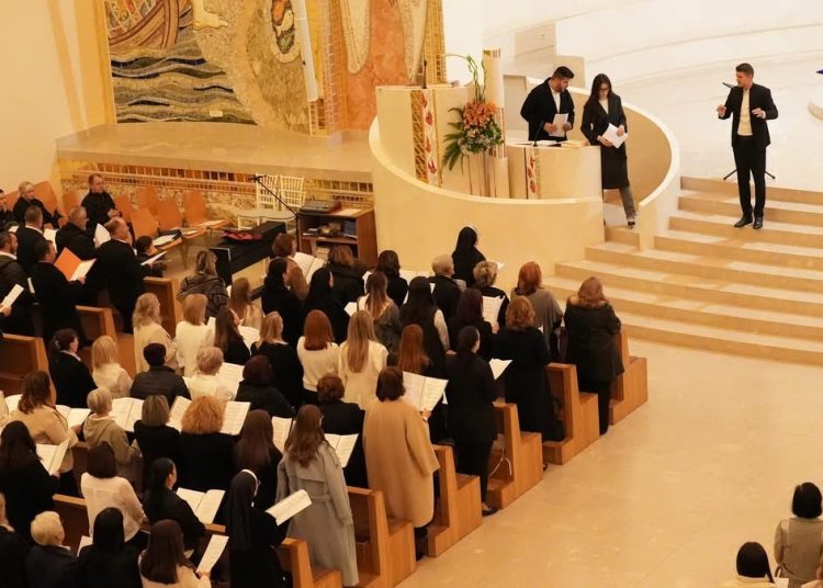 Svečano u Mostaru: Među 250 pjevača nastupili zborovi iz Širokog Brijega, Kočerina, Posušja i Ljubuškog