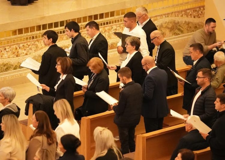 Svečano u Mostaru: Među 250 pjevača nastupili zborovi iz Širokog Brijega, Kočerina, Posušja i Ljubuškog