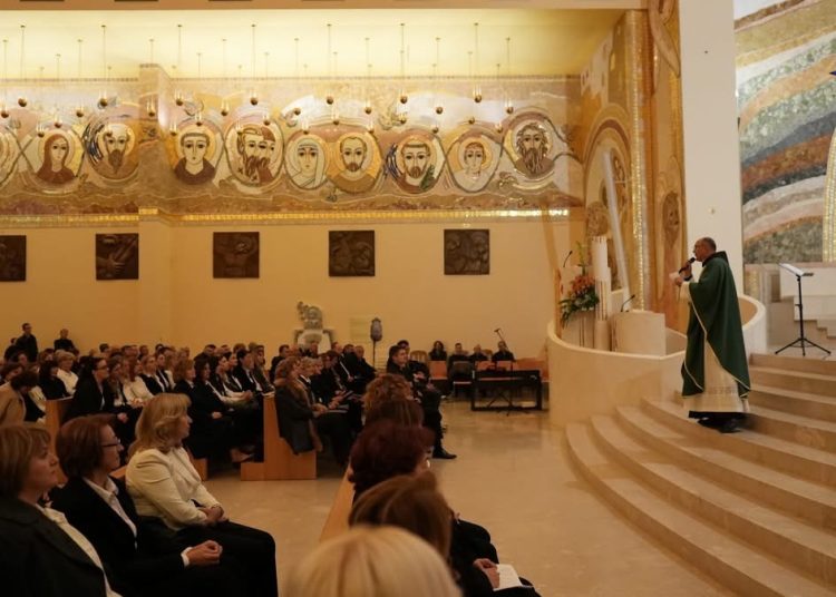 Svečano u Mostaru: Među 250 pjevača nastupili zborovi iz Širokog Brijega, Kočerina, Posušja i Ljubuškog