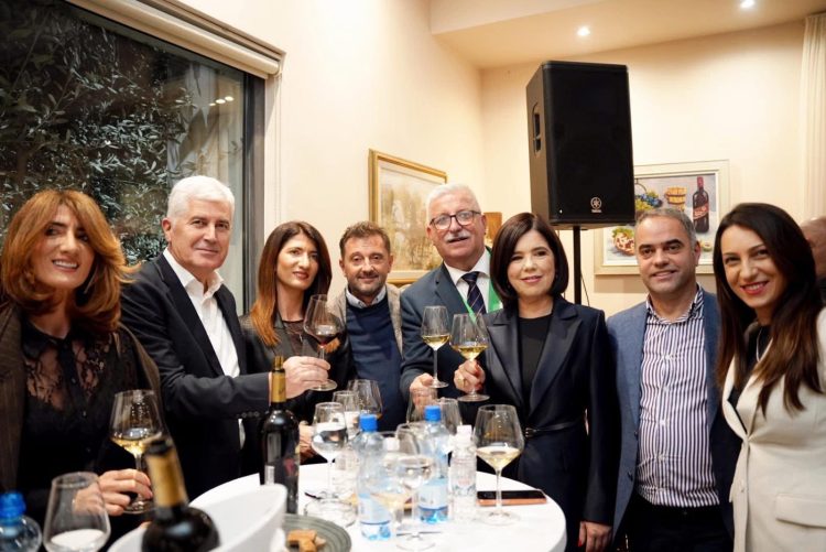 Svečano „Andrinje“ u Paoči: Kušanje mladog vina okupilo brojne dužnosnike