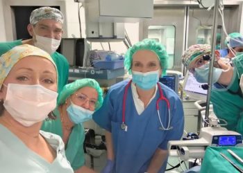 Nevjerojatno: Liječnici KBC-a Zagreb uklonili golemi tumor novorođenčetu tijekom poroda