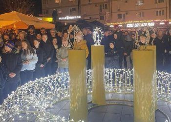 Paljenjem prve svijeće započeo Advent u Livnu