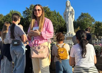 Simona u autobiografiji o drogiranju prije nastave, ženama, muškarcima…