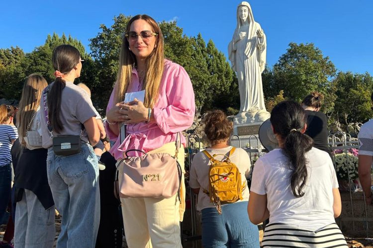 Simona u autobiografiji o drogiranju prije nastave, ženama, muškarcima…