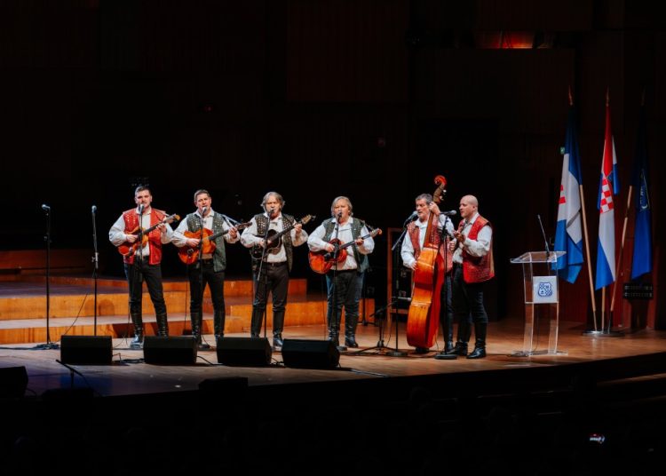 Širokobriješka večer u Zagrebu okupila 1.700 gostiju u Lisinskom