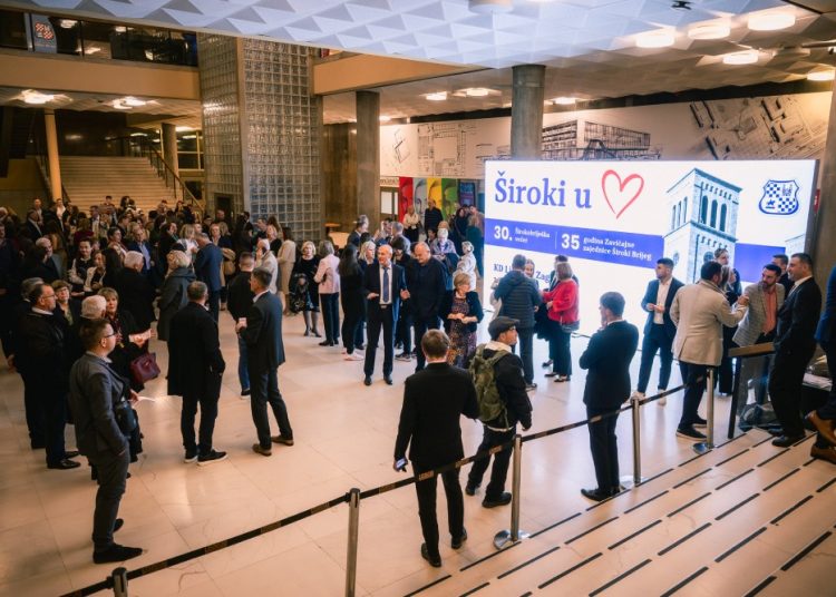 Širokobriješka večer u Zagrebu okupila 1.700 gostiju u Lisinskom