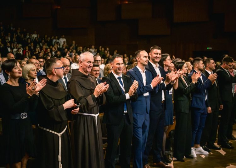 Širokobriješka večer u Zagrebu okupila 1.700 gostiju u Lisinskom