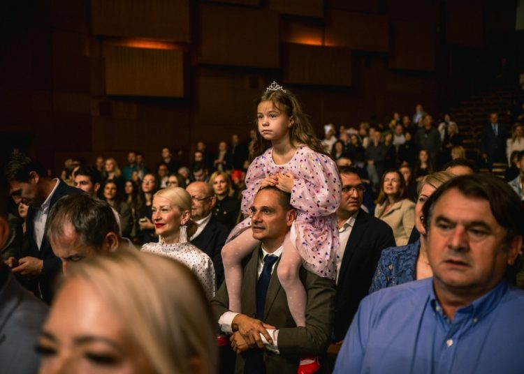 Širokobriješka večer u Zagrebu okupila 1.700 gostiju u Lisinskom