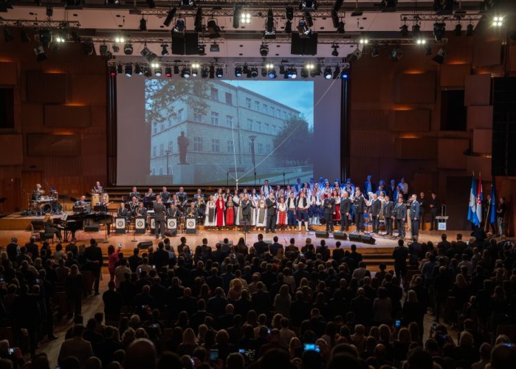 Širokobriješka večer u Zagrebu okupila 1.700 gostiju u Lisinskom