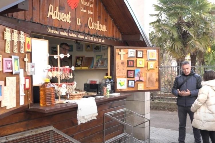 Mostar raspisao javni poziv za zakup kućica i šankova za Advent i doček Nove 2026. godine