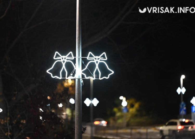 Široki Brijeg u božićnom ruhu, postavljaju se nakiti