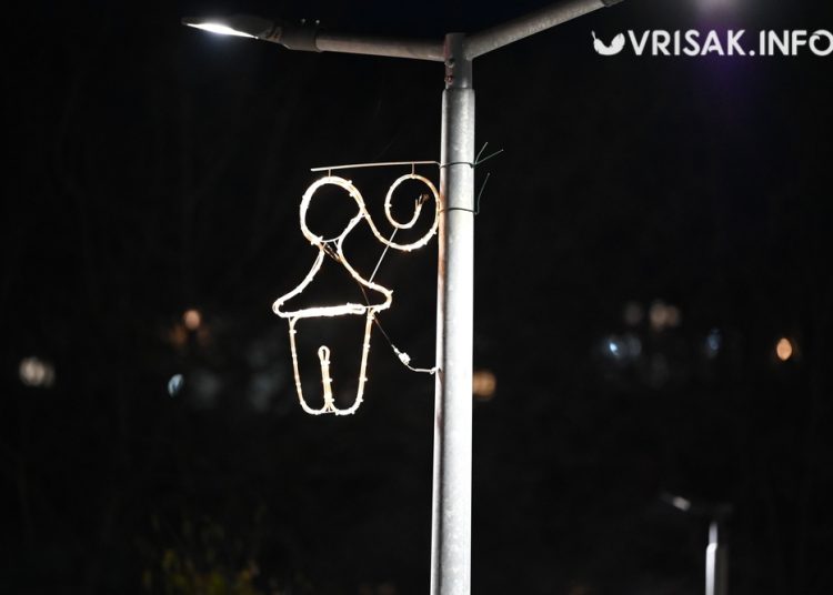 Široki Brijeg u božićnom ruhu, postavljaju se nakiti