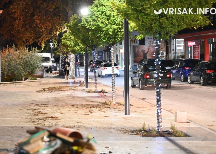 Široki Brijeg u božićnom ruhu, postavljaju se nakiti