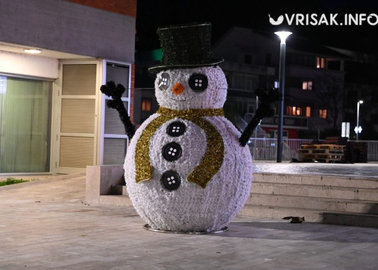 Široki Brijeg u božićnom ruhu, postavljaju se nakiti