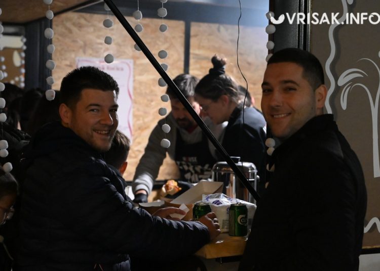 Započeo Advent u Širokom Brijegu: Upaljena prva svijeća i otvoren blagdanski program