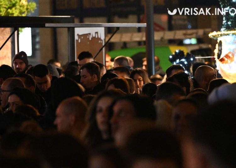 Započeo Advent u Širokom Brijegu: Upaljena prva svijeća i otvoren blagdanski program