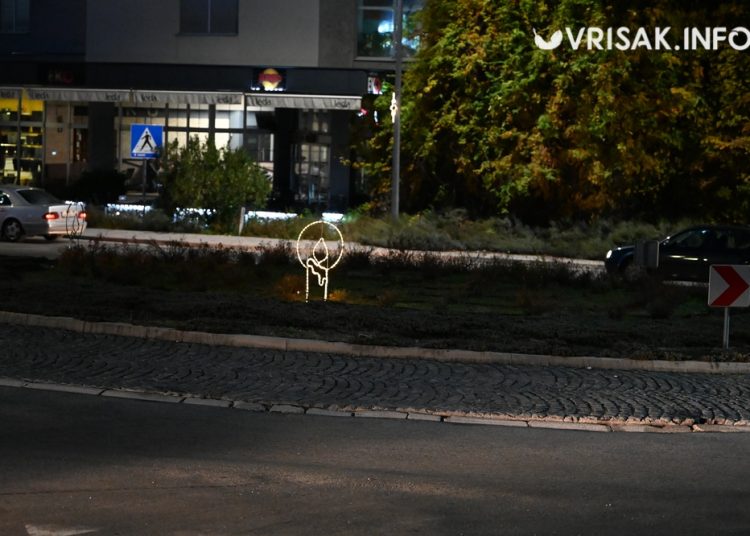 Široki Brijeg u božićnom ruhu, postavljaju se nakiti