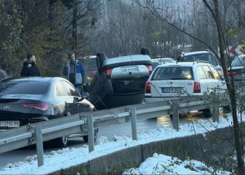 Prevrnuo se automobil kod Jablanice