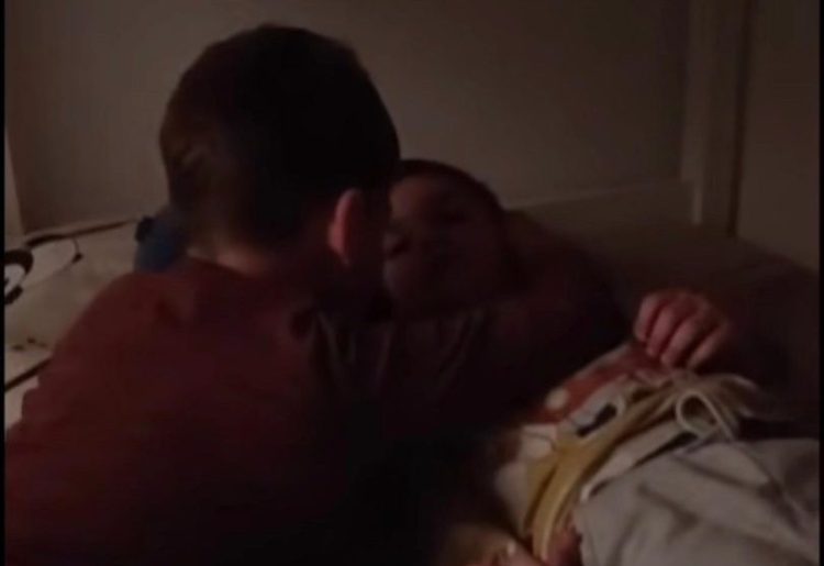 (VIDEO) Dirljiva molitva dječaka iz Posušja osvojila regiju: Mala braća pokazala veliko srce