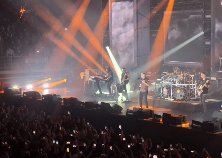 (VIDEO) Prva večer Thompsona u Osijeku je krenula: Gradski vrt krcat