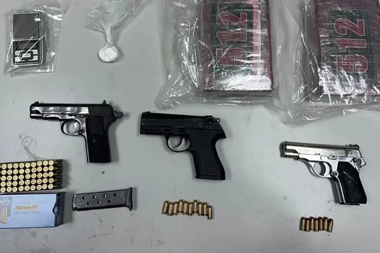 Zaplijenjeno 400 000 KM vrijednosti kokaina i oružje u velikoj policijskoj akciji u TK