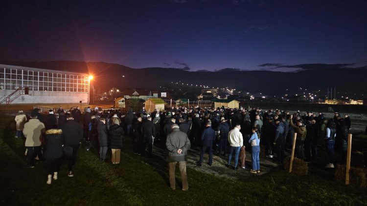 Održan prosvjed zbog zatvaranja Adventa u Uskoplju