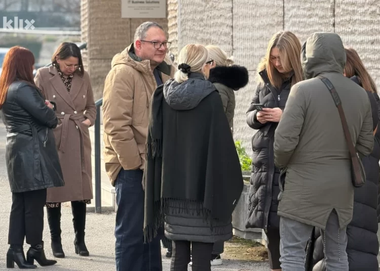 Državni službenici u pravosuđu Tuzlanskog kantona nastavljaju štrajk