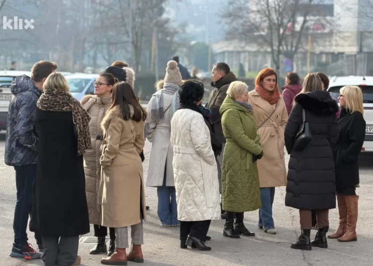 Državni službenici u pravosuđu Tuzlanskog kantona nastavljaju štrajk