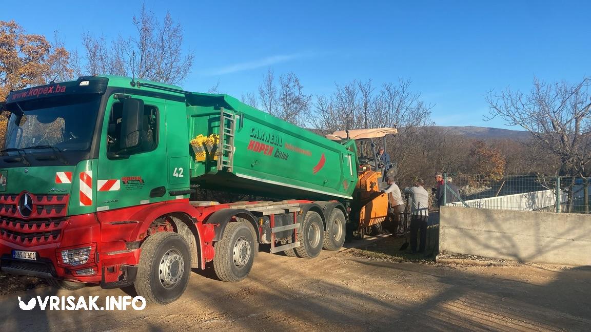 Asfaltirana cesta u Donjem Gracu: Radove financirali Grad Široki Brijeg i mještani