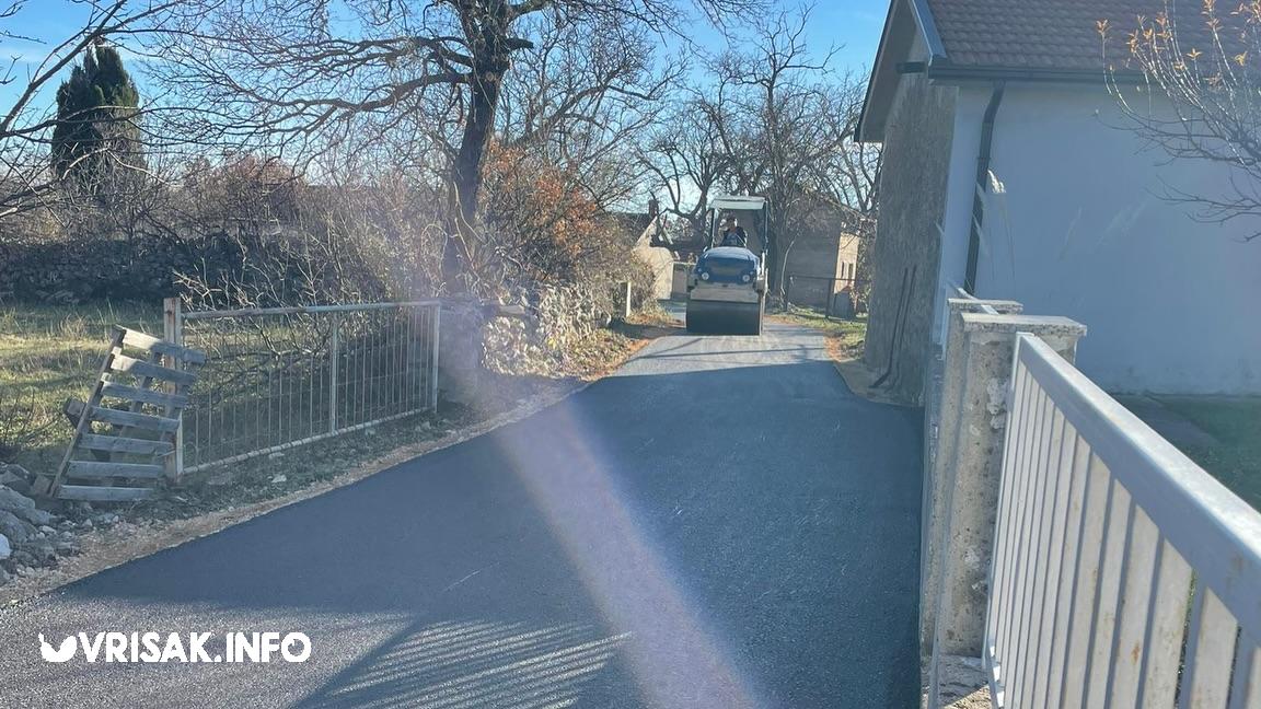 Asfaltirana cesta u Donjem Gracu: Radove financirali Grad Široki Brijeg i mještani