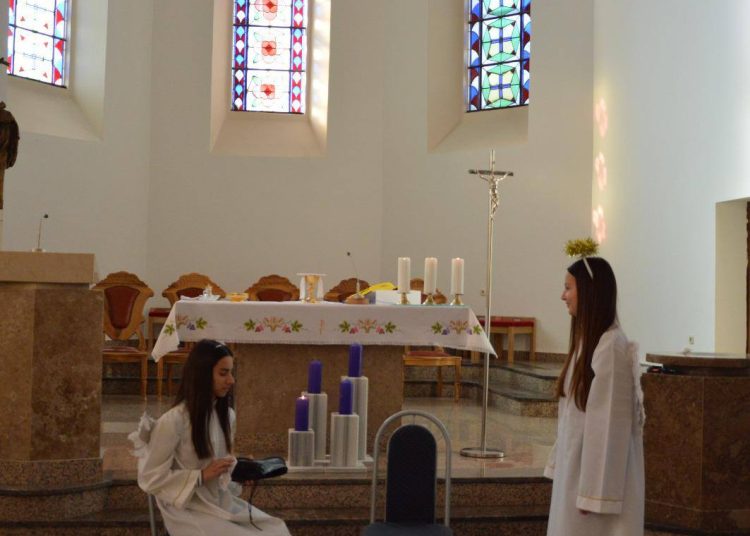 Sv. Nikola razveselio najmlađe u župi Ledinac: Podijeljeno gotovo 200 darova