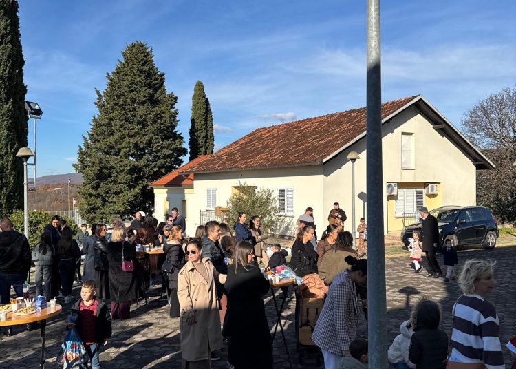 Sv. Nikola razveselio najmlađe u župi Ledinac: Podijeljeno gotovo 200 darova