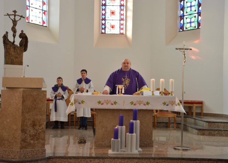 Sv. Nikola razveselio najmlađe u župi Ledinac: Podijeljeno gotovo 200 darova