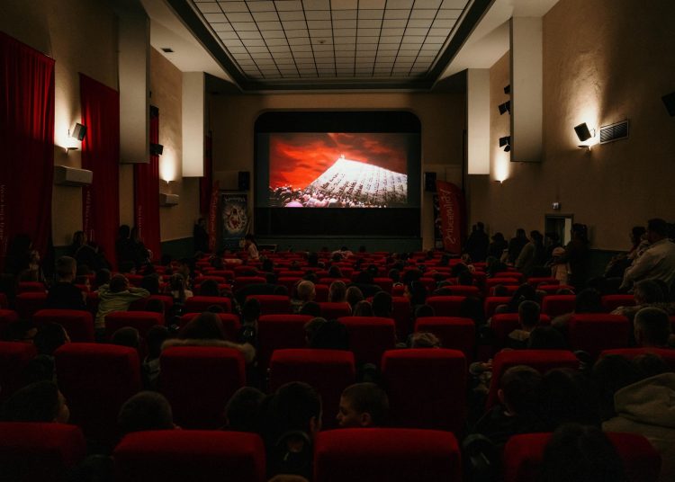 Djeca u središtu Adventa: Superknjiga oduševila Široki Brijeg