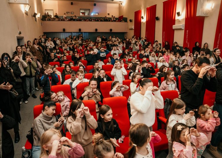 Djeca u središtu Adventa: Superknjiga oduševila Široki Brijeg