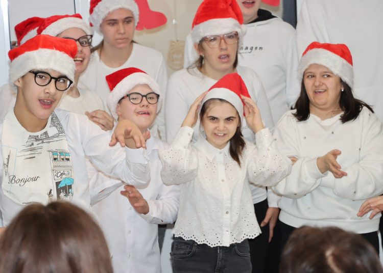 Odjel za djecu s posebnim potrebama OŠ Ivana Mažuranića Posušje oduševio glazbeno-scenskim programom