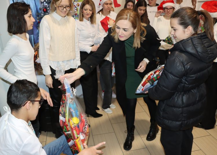 Odjel za djecu s posebnim potrebama OŠ Ivana Mažuranića Posušje oduševio glazbeno-scenskim programom