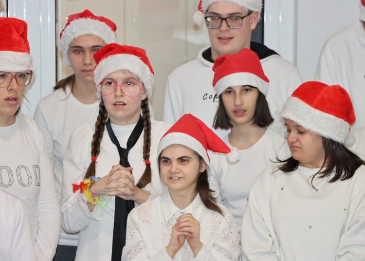 Odjel za djecu s posebnim potrebama OŠ Ivana Mažuranića Posušje oduševio glazbeno-scenskim programom