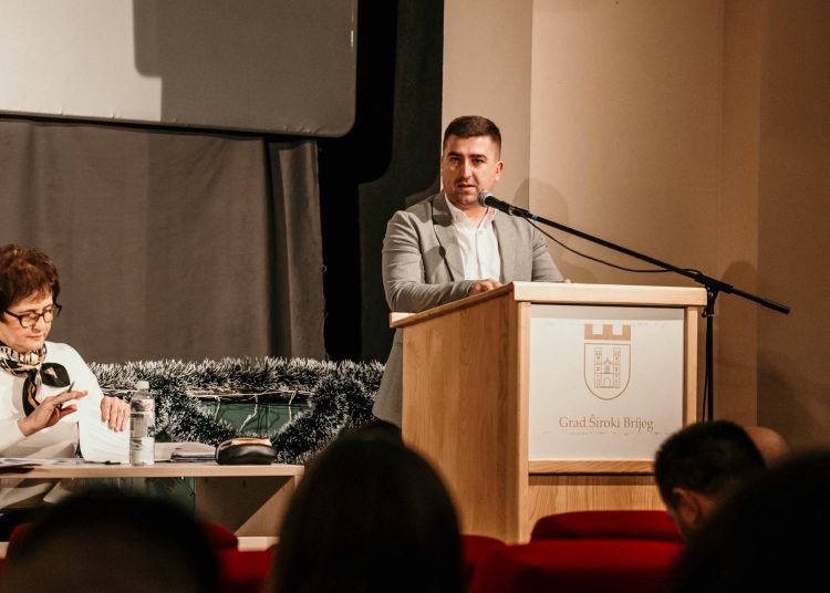 Grad Široki Brijeg usvojio proračun za 2026. godinu: Potpora studentima i subvencija vrtića