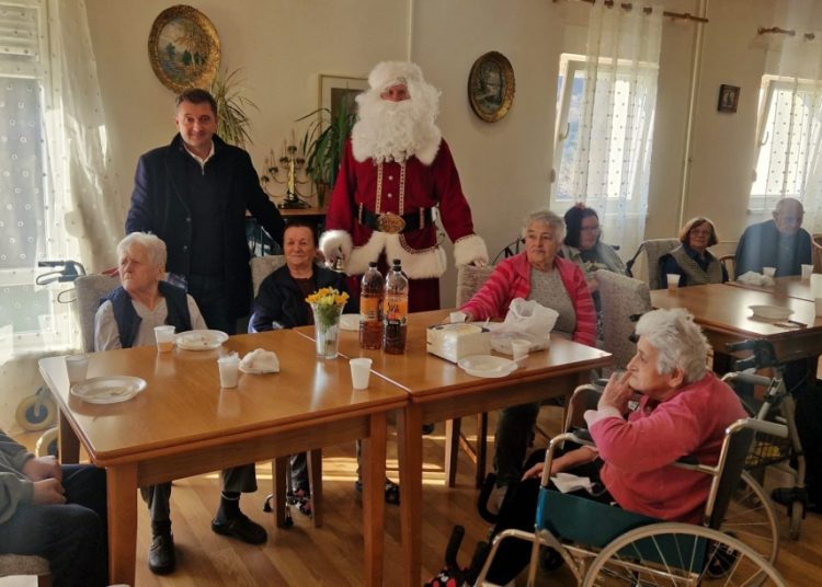 Gradonačelnik Kordić posjetio domove za starije u Mostaru: “Briga ne smije trajati samo za blagdane”