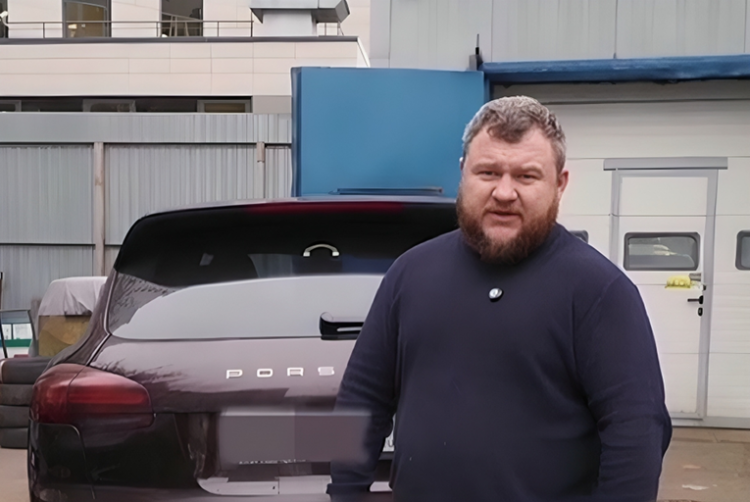 Stotine Porschea u Rusiji ostalo blokirano zbog tehničkog kvara