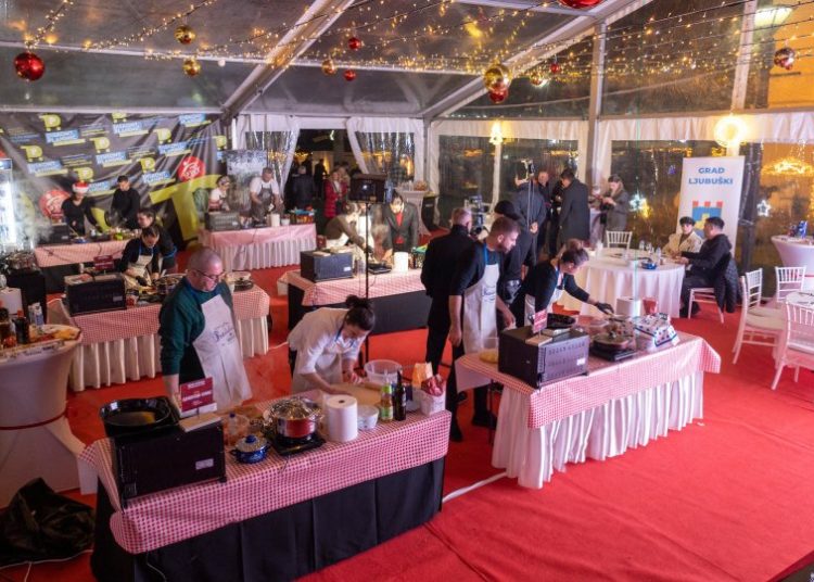 Advent u Ljubuškom započeo mirisima tradicije: Počelo natjecanje ”Okusi zavičaja”