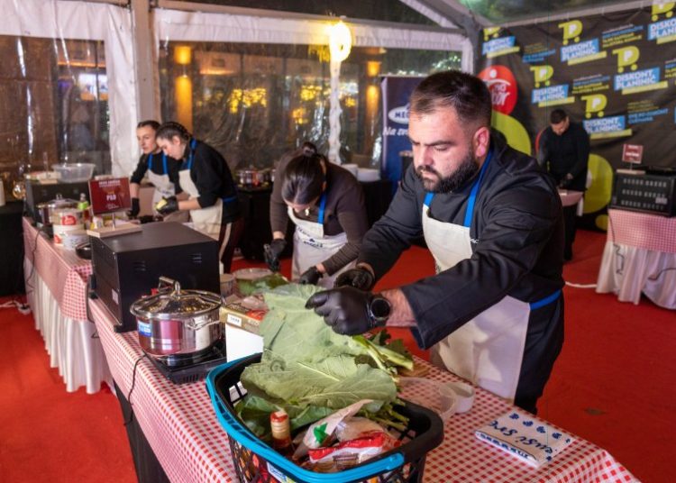 Advent u Ljubuškom započeo mirisima tradicije: Počelo natjecanje ”Okusi zavičaja”