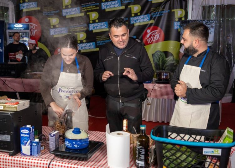 Advent u Ljubuškom započeo mirisima tradicije: Počelo natjecanje ”Okusi zavičaja”