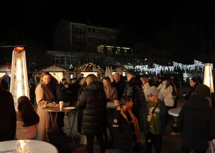 Božićno druženje u Posušju: Pogledajte kako je prošao prvi dan