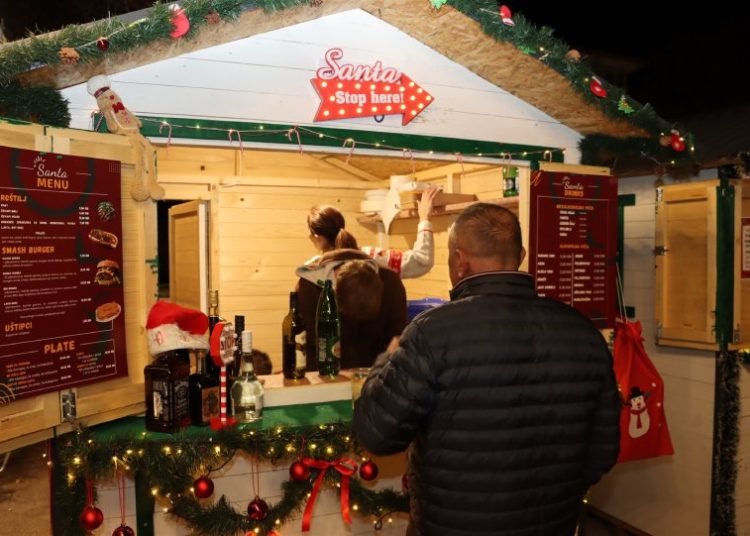 Božićno druženje u Posušju: Pogledajte kako je prošao prvi dan